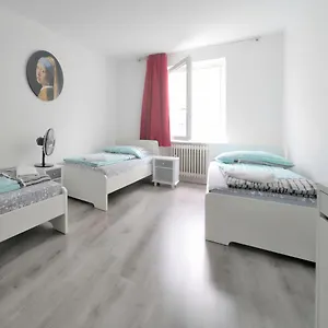 Schoenes Helles Zimmer Direkt In Frankfurt City Nr 301 Gasthof Frankfurt am Main